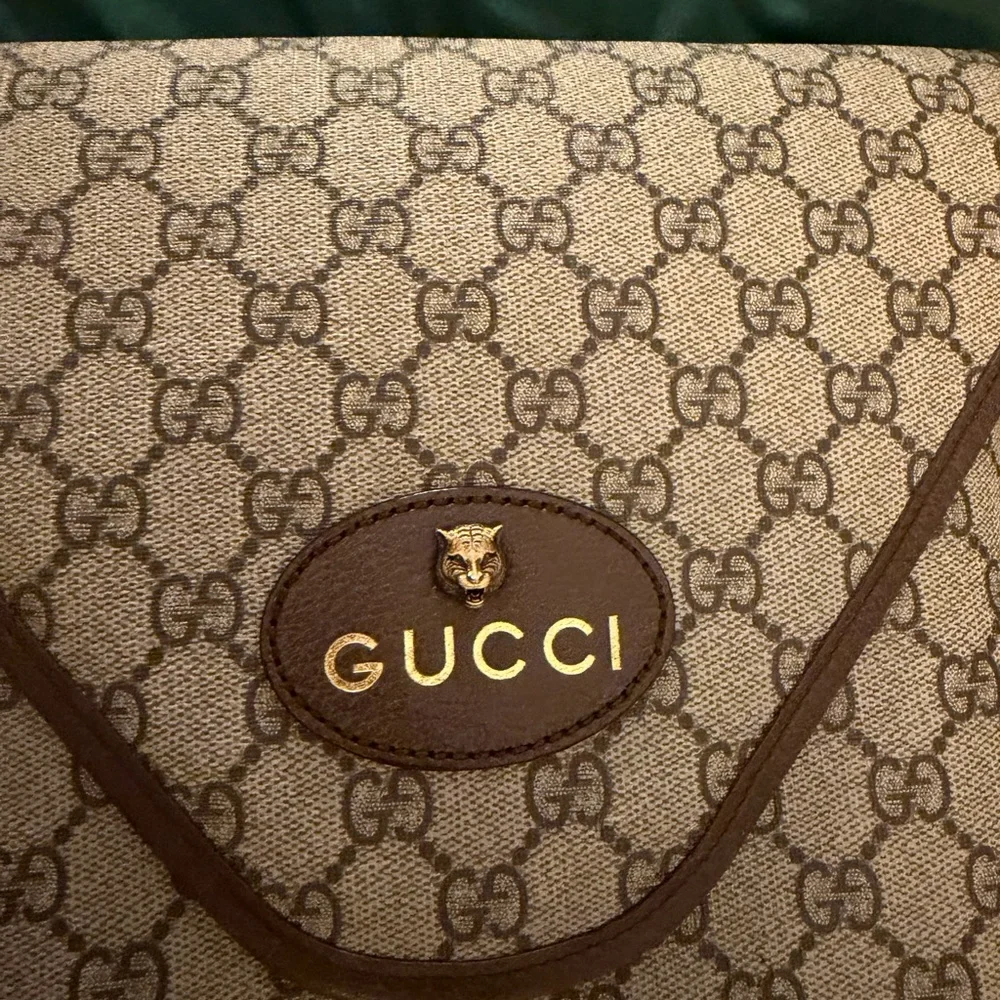 Gucci Tan and Brown Monogram Shoulder Bag••AUTHENTIC **